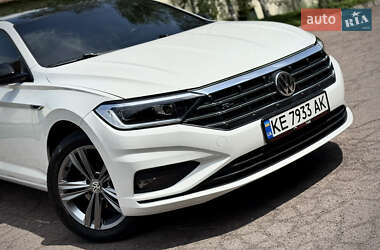Седан Volkswagen Jetta 2019 в 