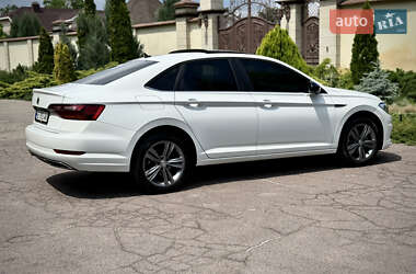 Седан Volkswagen Jetta 2019 в 