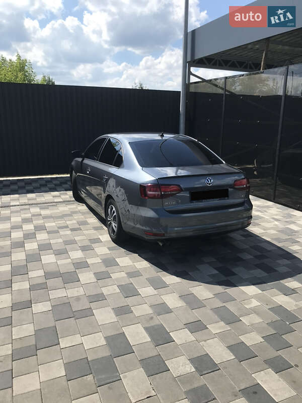 Седан Volkswagen Jetta 2015 в Полтаві