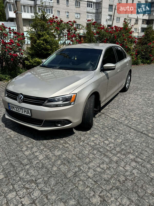 Седан Volkswagen Jetta 2013 в Житомире