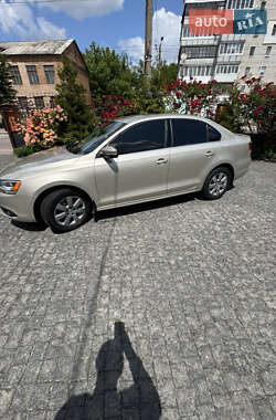 Седан Volkswagen Jetta 2013 в 