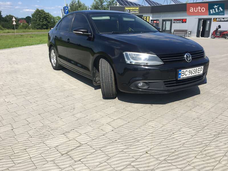 Седан Volkswagen Jetta 2012 в Львове