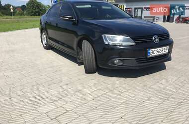 Седан Volkswagen Jetta 2012 в 
