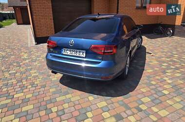 Седан Volkswagen Jetta 2015 в Луцьку
