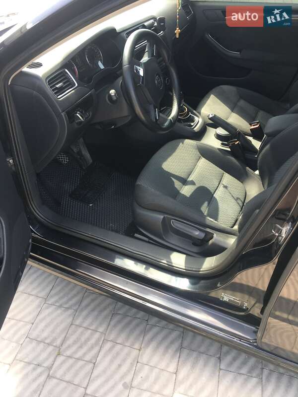Седан Volkswagen Jetta 2012 в Львове