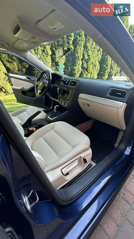 Седан Volkswagen Jetta 2013 в Києві