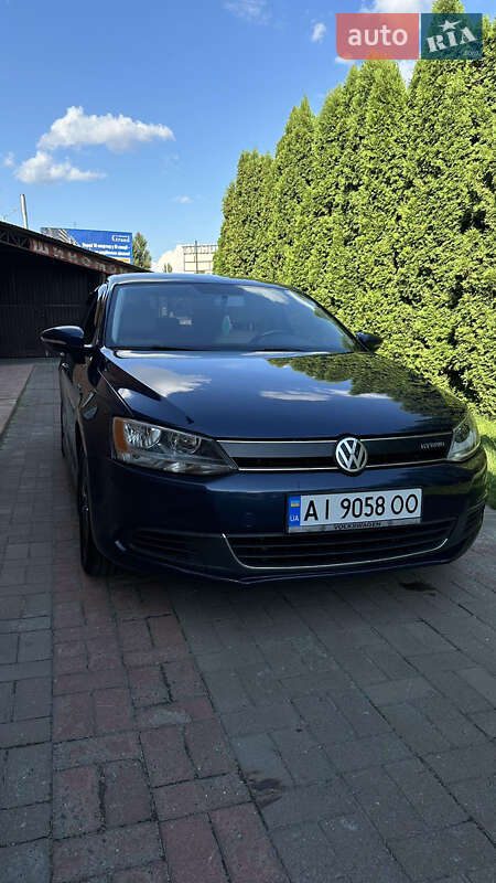 Седан Volkswagen Jetta 2013 в Києві