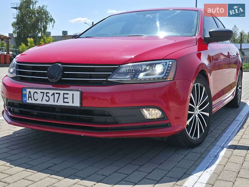 Седан Volkswagen Jetta 2015 в Нововолинську