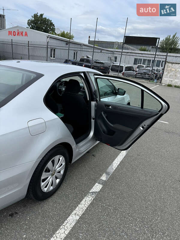 Седан Volkswagen Jetta 2011 в Киеве
