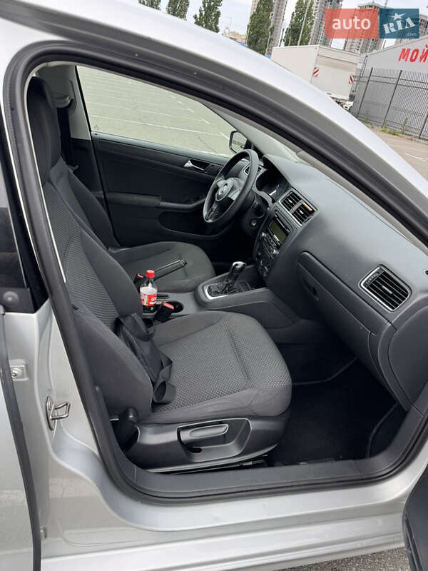 Седан Volkswagen Jetta 2011 в Киеве