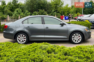 Седан Volkswagen Jetta 2013 в 