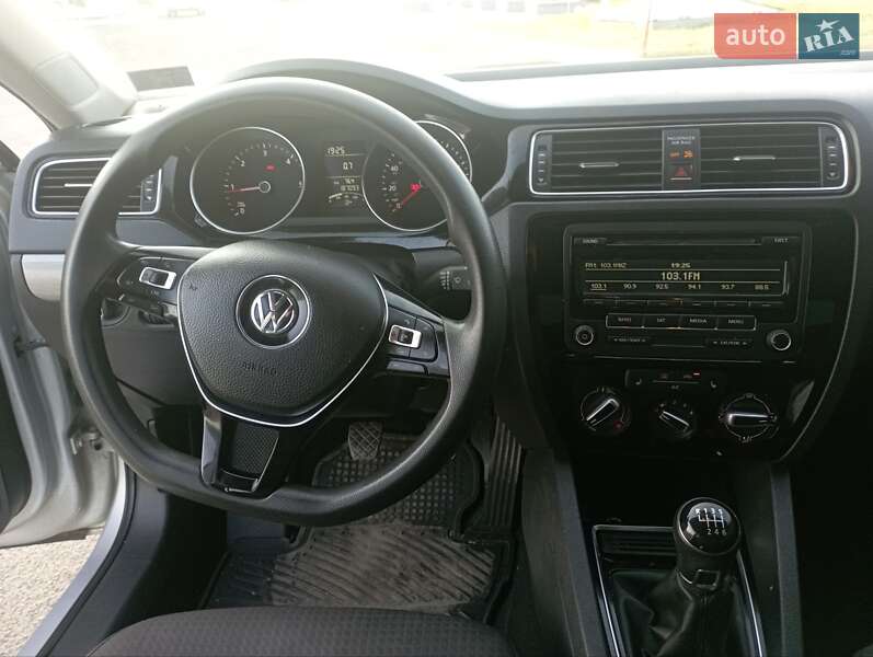 Седан Volkswagen Jetta 2015 в Голованевске