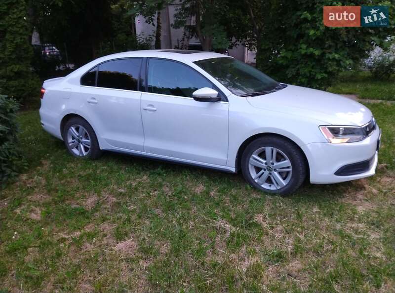 Седан Volkswagen Jetta 2012 в Тернополі