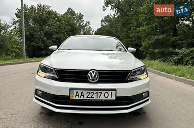 Седан Volkswagen Jetta 2016 в Києві