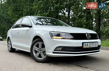 Седан Volkswagen Jetta 2016 в Киеве