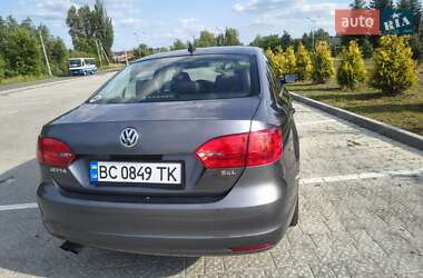 Седан Volkswagen Jetta 2014 в 