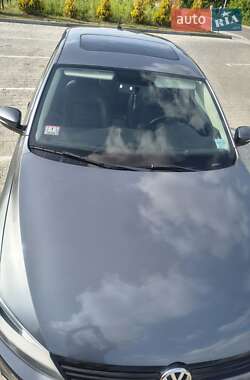 Седан Volkswagen Jetta 2014 в 