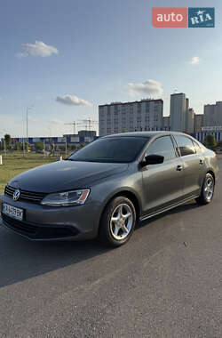 Седан Volkswagen Jetta 2013 в 