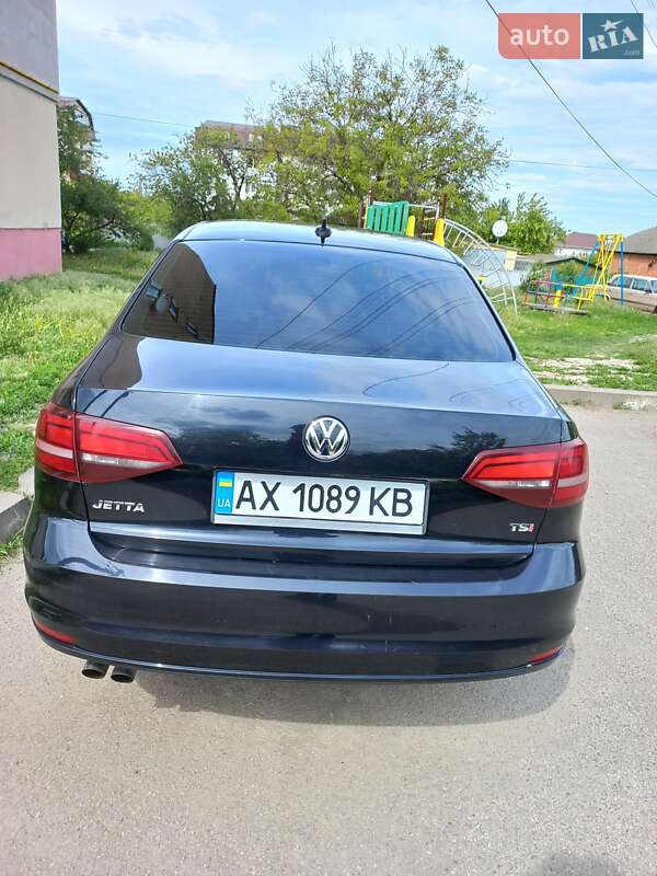Седан Volkswagen Jetta 2015 в Чугуеве