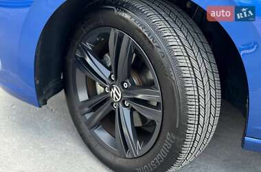 Седан Volkswagen Jetta 2023 в 