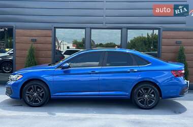 Седан Volkswagen Jetta 2023 в 