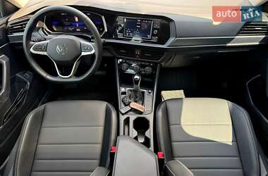Седан Volkswagen Jetta 2023 в 
