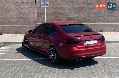 Седан Volkswagen Jetta 2016 в 