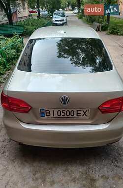 Седан Volkswagen Jetta 2012 в 