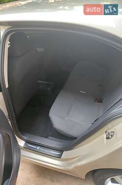 Седан Volkswagen Jetta 2012 в 