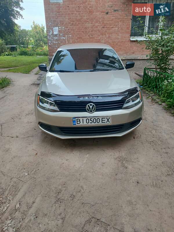 Седан Volkswagen Jetta 2012 в 