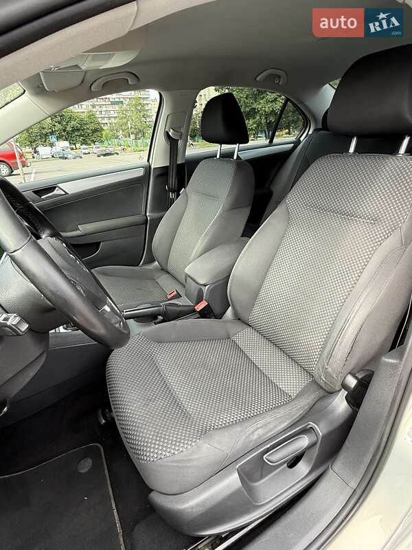 Седан Volkswagen Jetta 2011 в Киеве