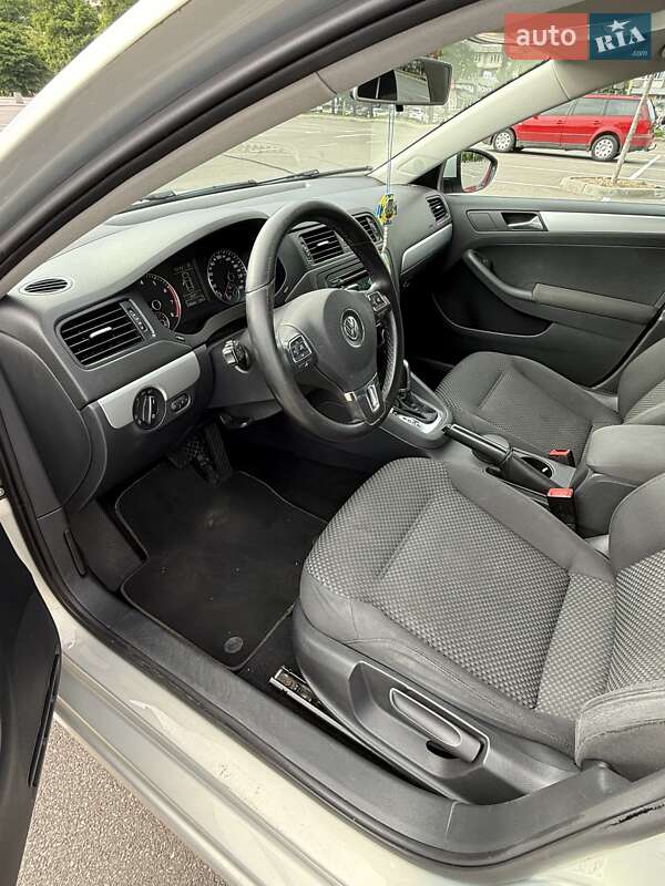 Седан Volkswagen Jetta 2011 в Киеве