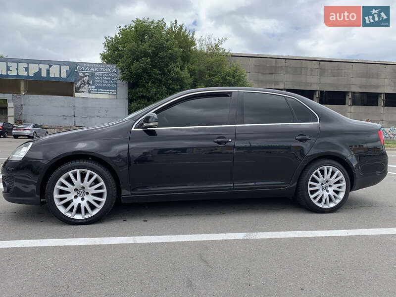 Седан Volkswagen Jetta 2005 в Полтаве