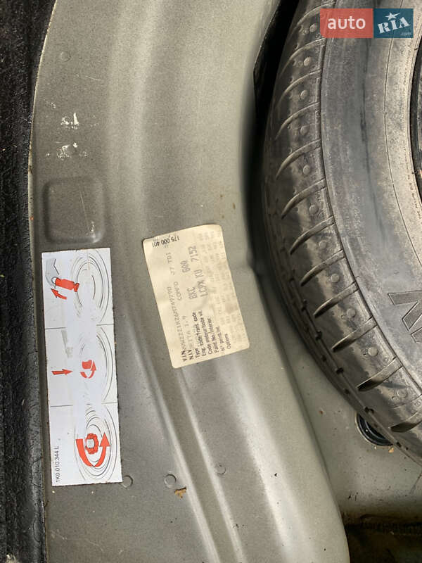 Седан Volkswagen Jetta 2005 в Полтаве