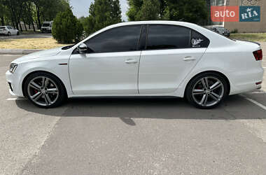 Седан Volkswagen Jetta 2014 в 