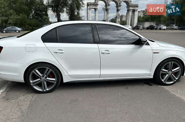 Седан Volkswagen Jetta 2014 в 