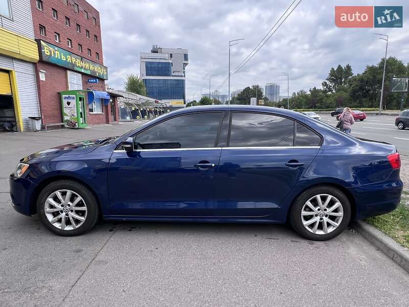 Седан Volkswagen Jetta 2013 в Києві