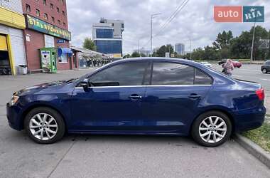 Седан Volkswagen Jetta 2013 в 