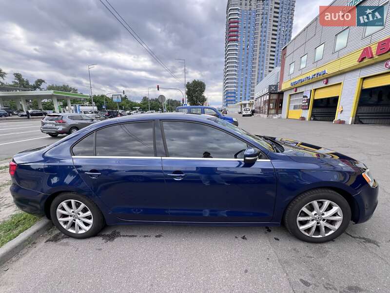 Седан Volkswagen Jetta 2013 в Києві