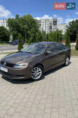Седан Volkswagen Jetta 2011 в 