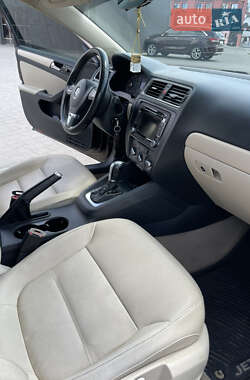 Седан Volkswagen Jetta 2011 в 