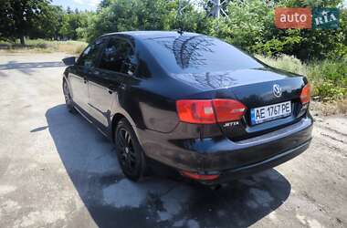 Седан Volkswagen Jetta 2011 в 