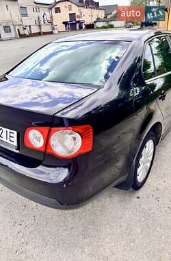 Седан Volkswagen Jetta 2008 в 