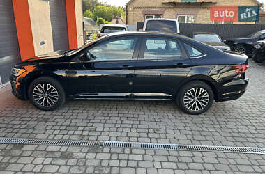 Седан Volkswagen Jetta 2019 в 