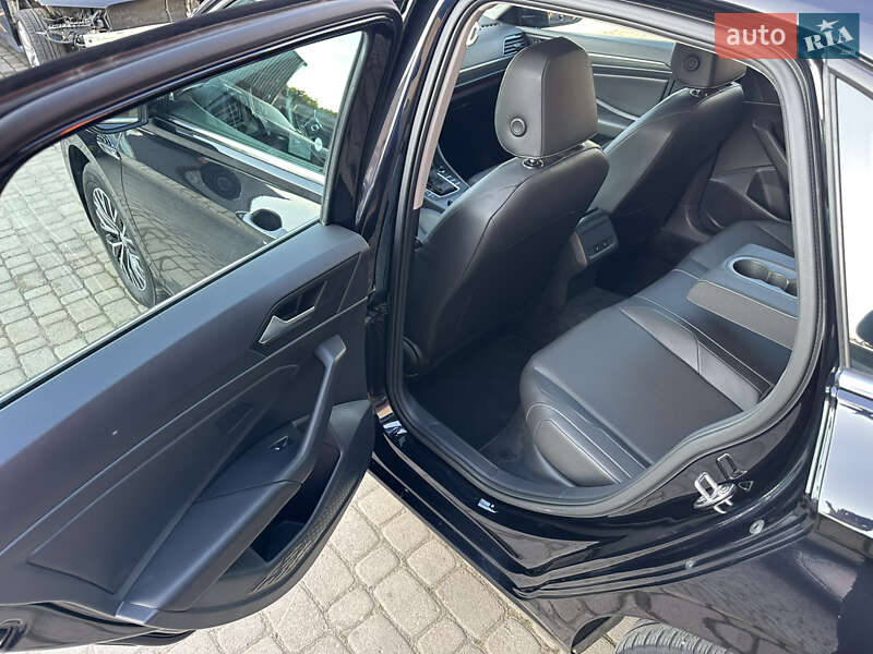 Седан Volkswagen Jetta 2019 в Білогородці