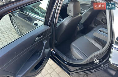 Седан Volkswagen Jetta 2019 в 