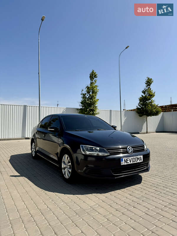 Седан Volkswagen Jetta 2011 в 
