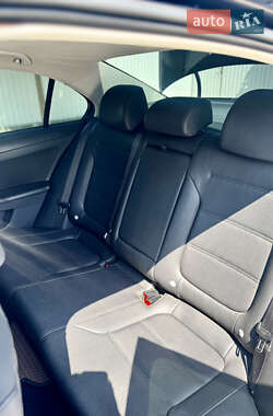 Седан Volkswagen Jetta 2011 в 