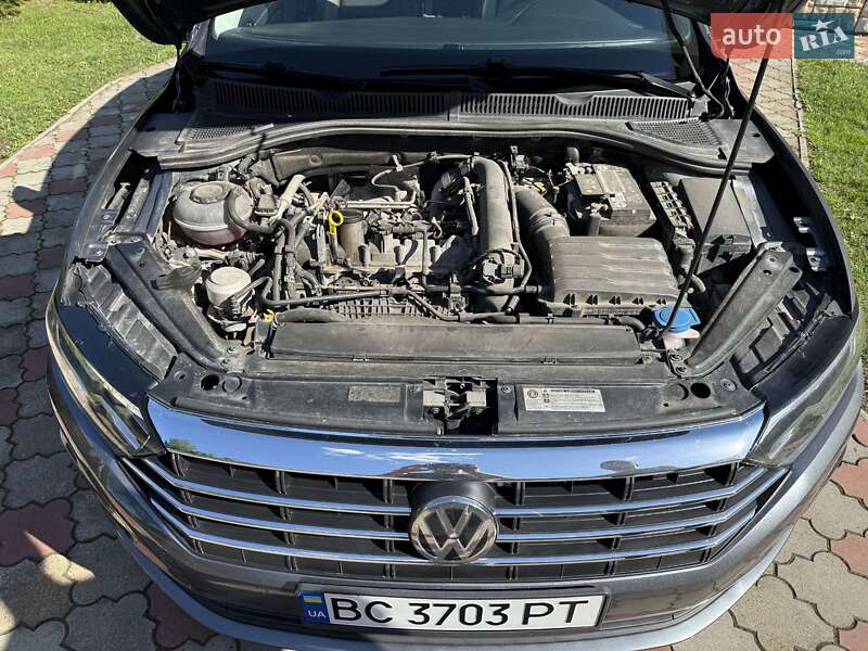 Седан Volkswagen Jetta 2019 в Стрые