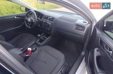 Седан Volkswagen Jetta 2015 в 